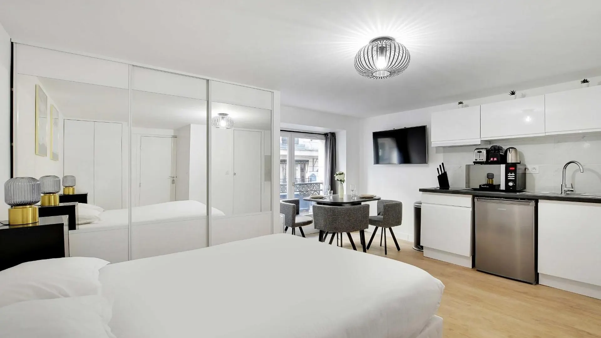 Cmg - Residence Operagrands Magasins Paris France