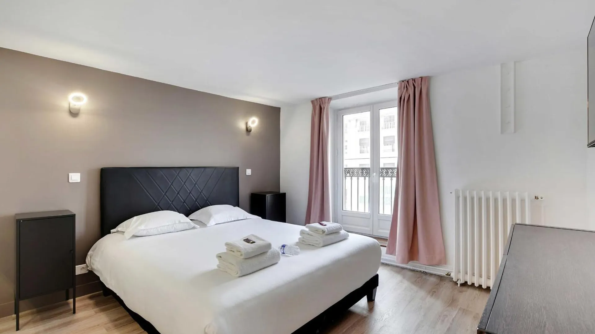 Cmg - Residence Operagrands Magasins Paris France